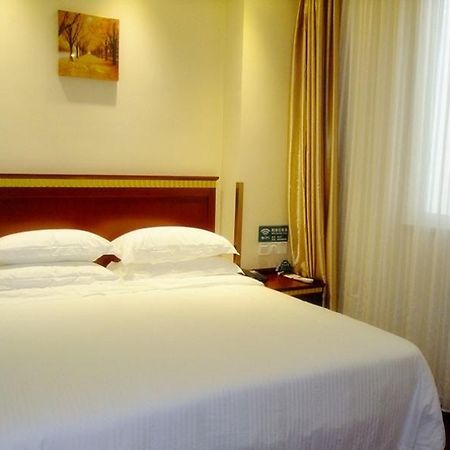 Greentree Inn Henan Kaifeng Gulou Square Express Hotel ภายนอก รูปภาพ