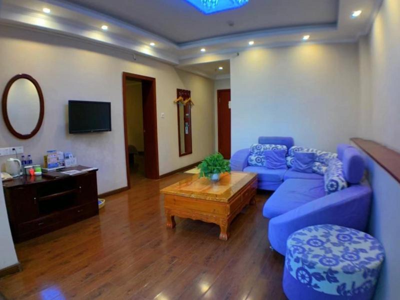 Greentree Inn Henan Kaifeng Gulou Square Express Hotel ภายนอก รูปภาพ