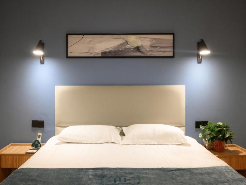 Greentree Inn Henan Kaifeng Gulou Square Express Hotel ภายนอก รูปภาพ